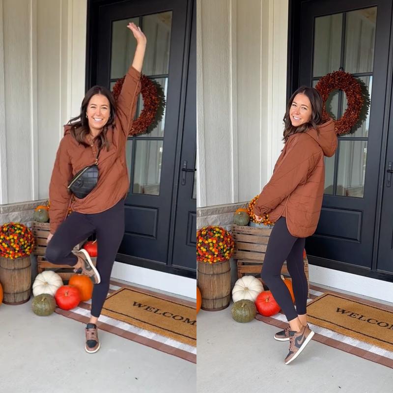 Ensfarget kort bomullsfrakk foran og lang ba