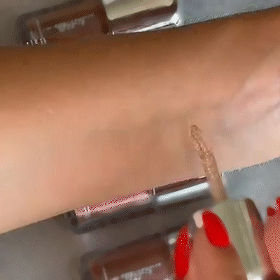 Langvarig, ikke-falmende og antirynkebeskyttende flytende øyenskygge